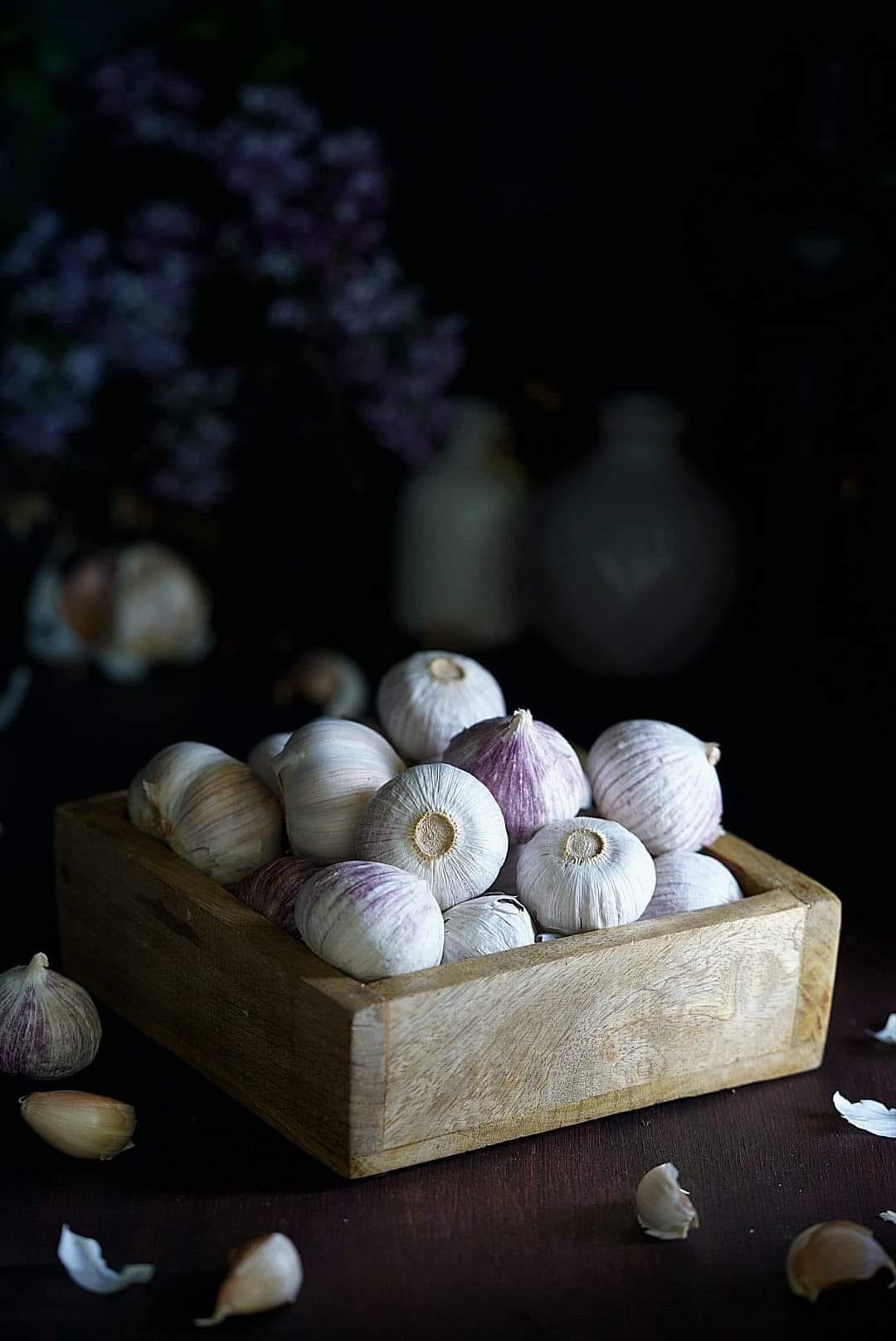 Garlic in a wooden box